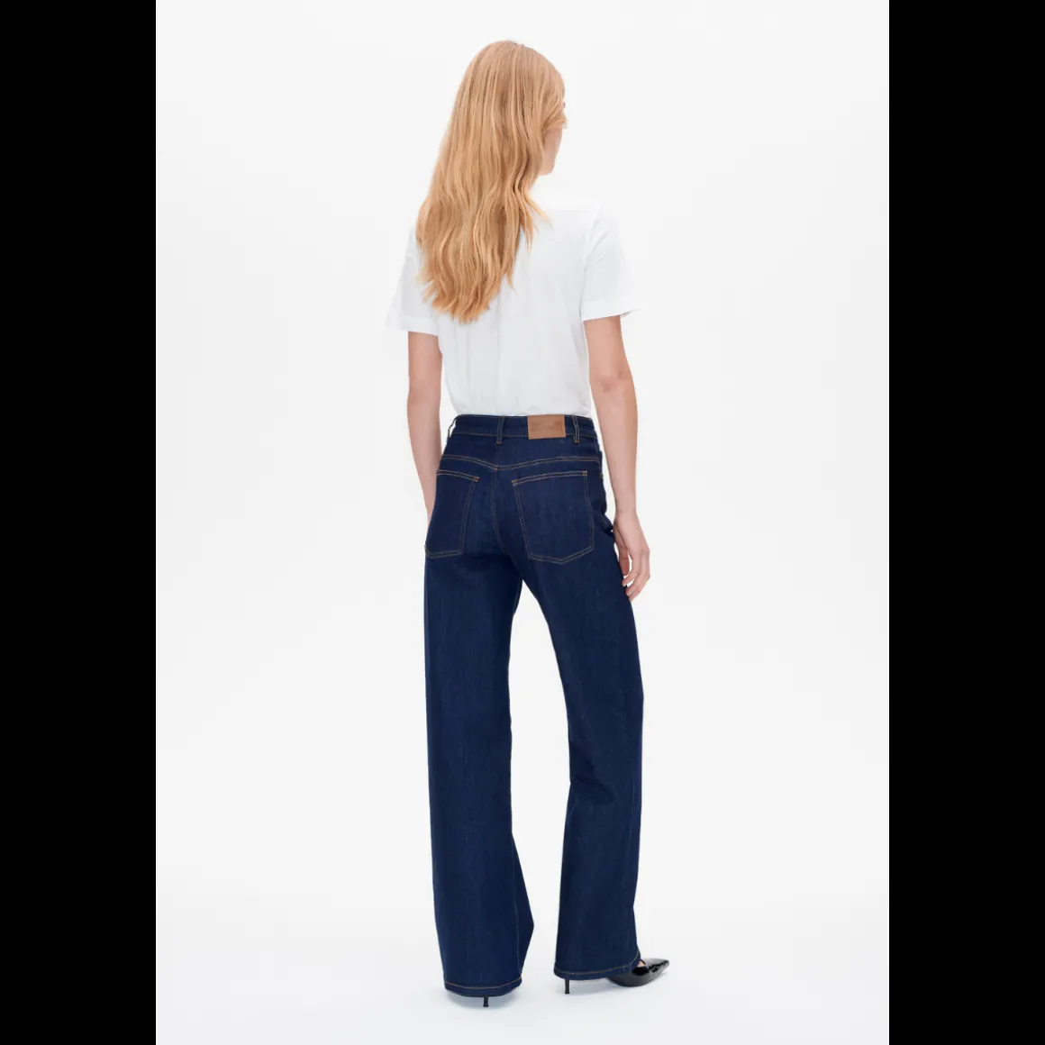 baum_und_pferdgarten_nice_7.webp Baum und Pferdgarten Nicette Jeans