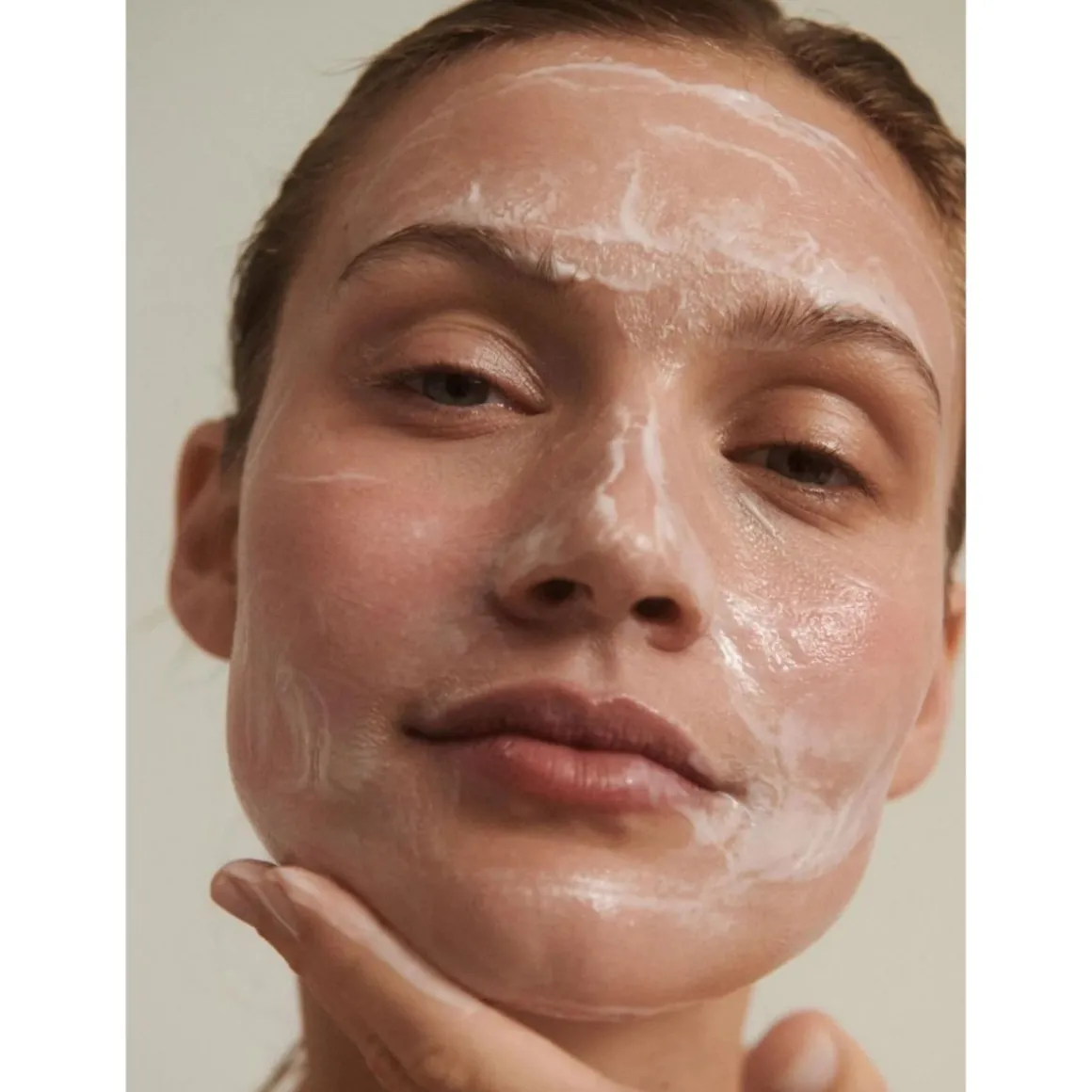 honey_cleanser_2.webp HONEY Cleanser