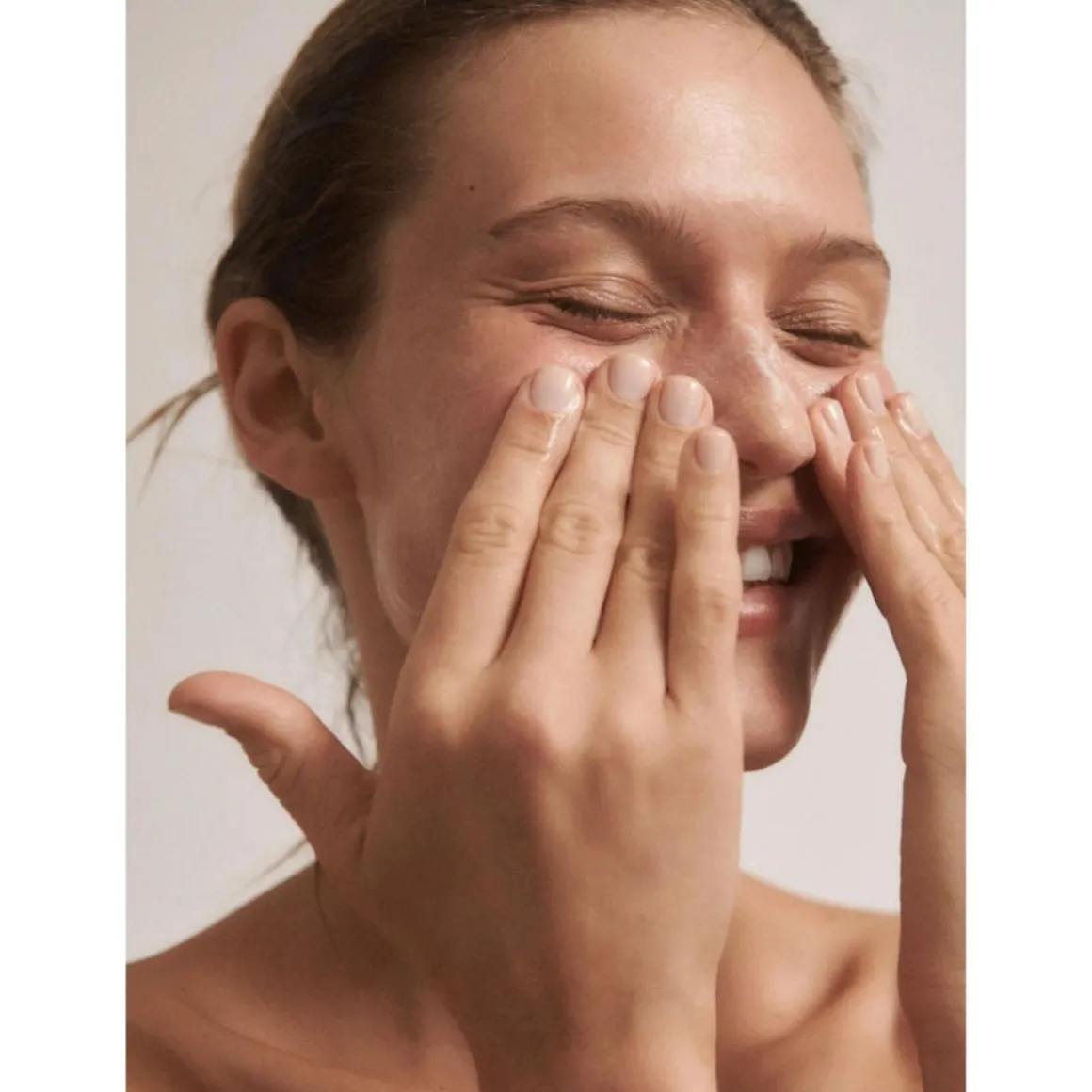 honey_hydra_serum_2.webp HONEY Hydra Serum