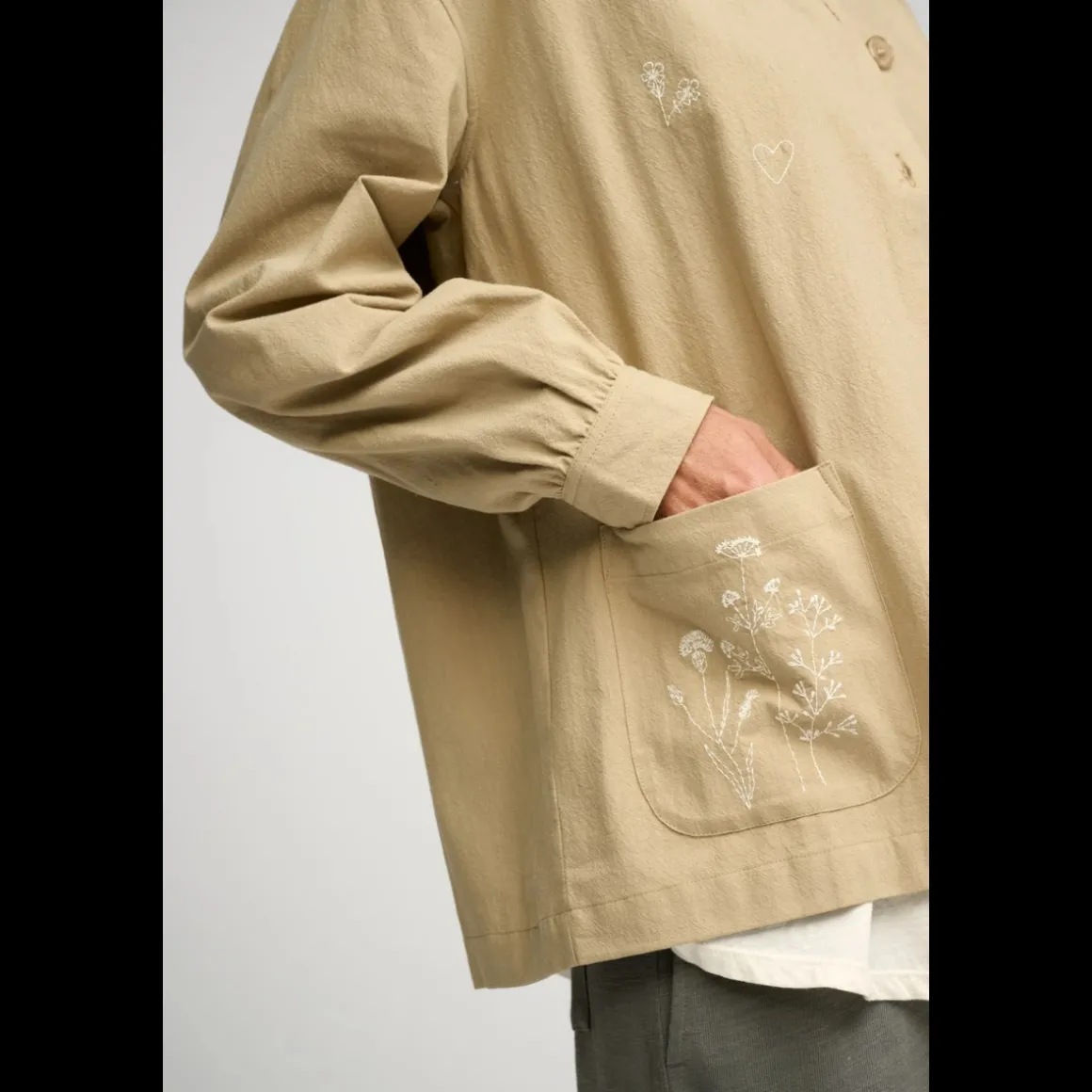 moshi_moshi_mind_tales_sh_3.webp Moshi Moshi Mind Tales Shirt Crepe