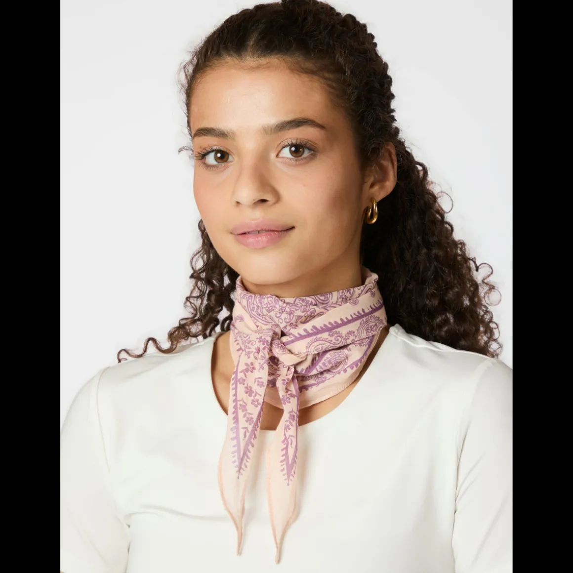 neo_noir_kinessa_paisley__3.webp Neo Noir Kinessa Paisley Scarf