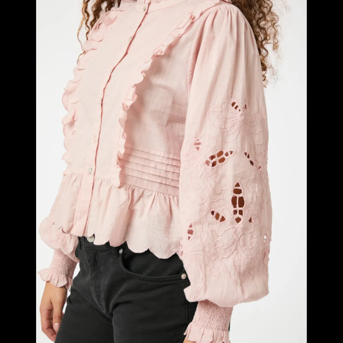 neo_noirpetrine_embroider_3.webp Neo Noir-Petrine Embroidery Blouse