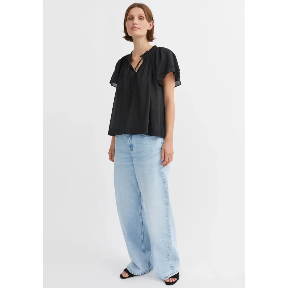 skall_studio_grace_blouse_2.webp Skall Studio Grace Blouse